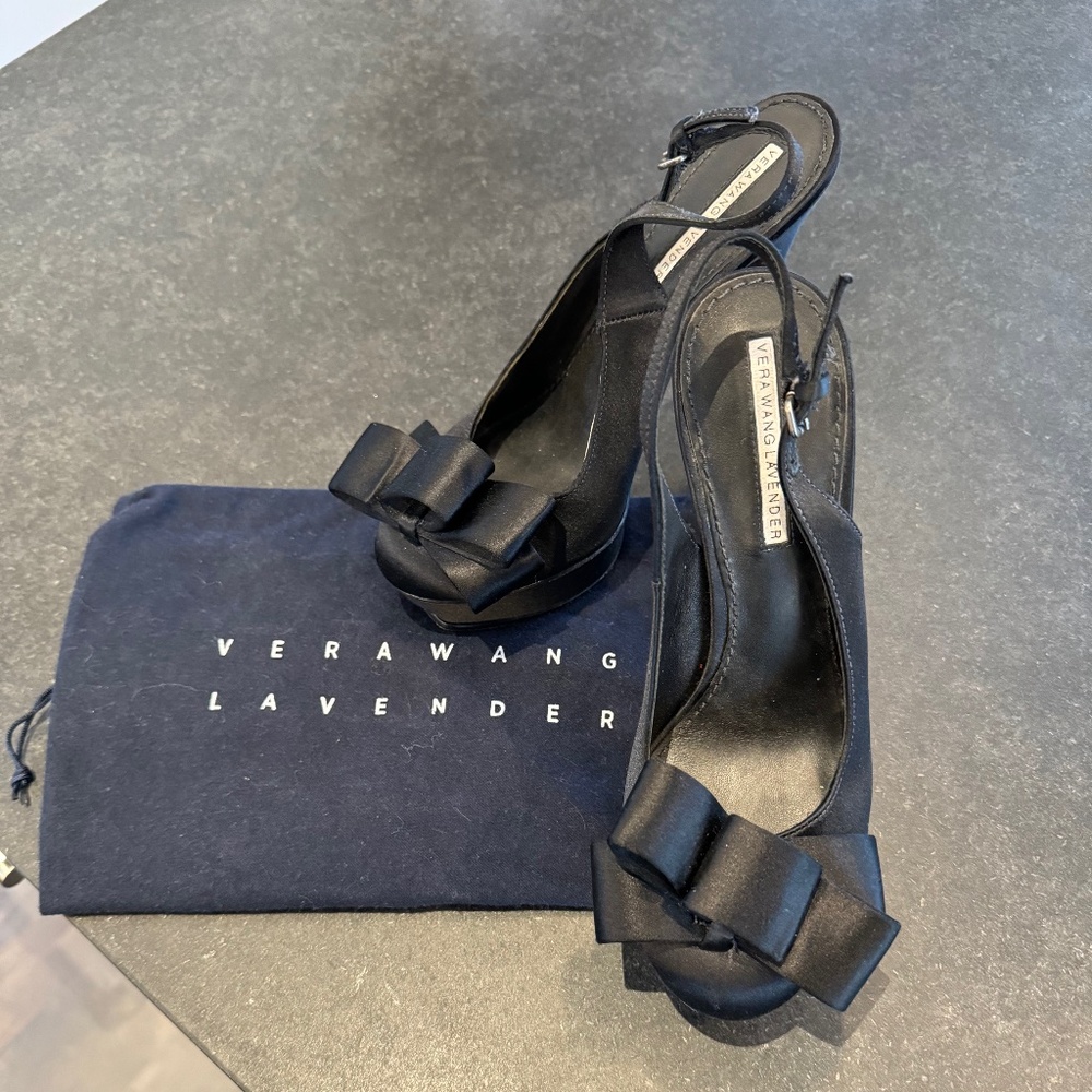 Vera Wang Lavender Silk Shoes size 7